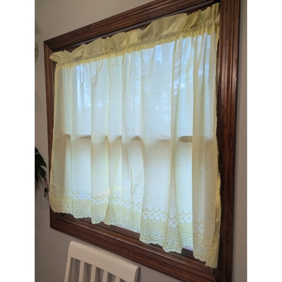 Vintage Butter Yellow Eyelet Lace Valance Curtain Panel - Picture 2 of 5